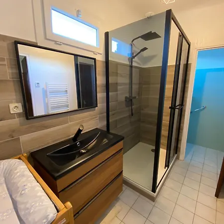 Holiday home Location Maison Avec Piscine Sauna Proche Plages *